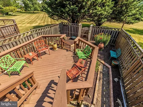 8041 Admiralty Pl, Frederick, MD 21701 photo 5