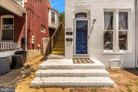 207 W 5th St, Frederick, MD 21701 photo 4