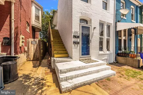 207 W 5th St, Frederick, MD 21701 photo 3