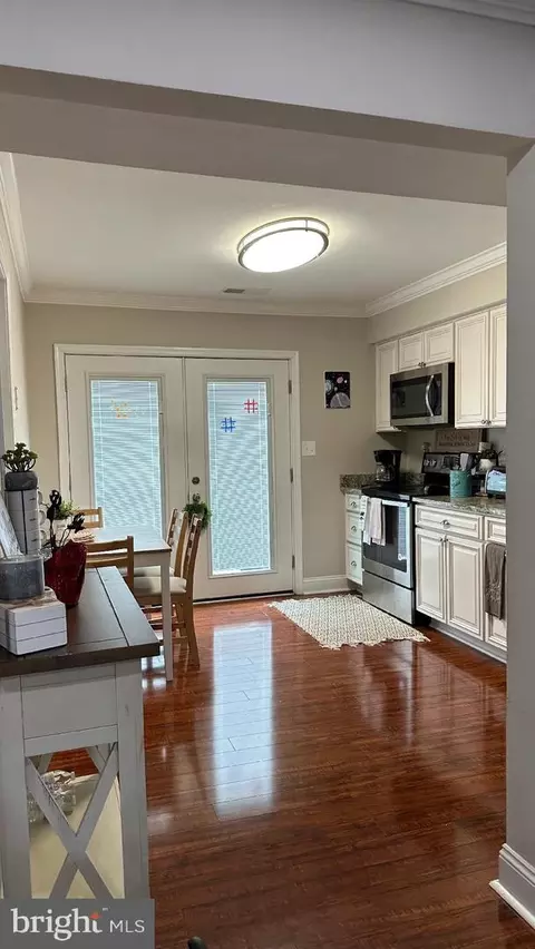 559 Lancaster Pl, Frederick, MD 21703 photo 6