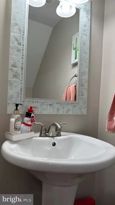 559 Lancaster Pl, Frederick, MD 21703 photo 18