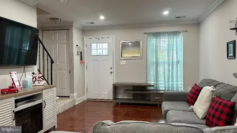 559 Lancaster Pl, Frederick, MD 21703 photo 3
