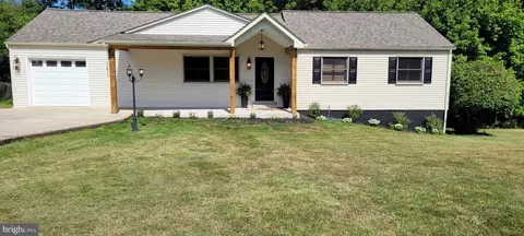 2739 Loch Haven Dr, Ijamsville, MD 21754