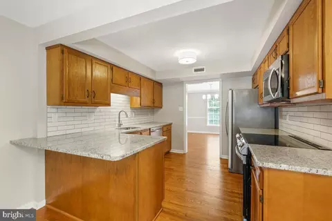 7983 Windsail Ct, Frederick, MD 21701 photo 5