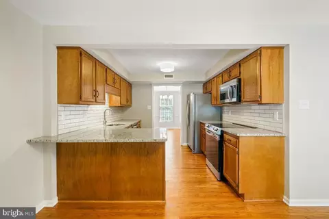 7983 Windsail Ct, Frederick, MD 21701 photo 4