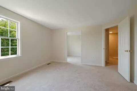 7983 Windsail Ct, Frederick, MD 21701 photo 13
