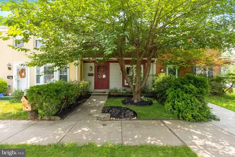 216 Key Pkwy, Frederick, MD 21702