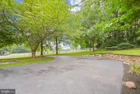 7610 Yale Ct, Frederick, MD 21702 photo 3