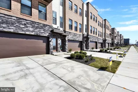 874 Amity St, Frederick, MD 21701 photo 2