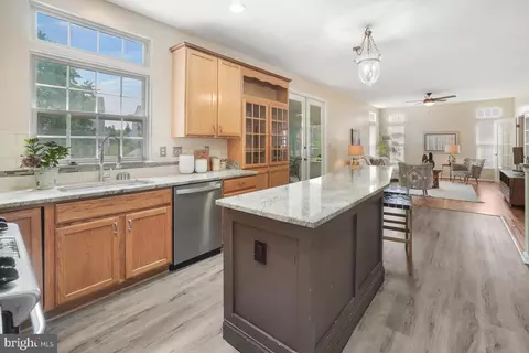 4903 Sutherland Dr, Frederick, MD 21703 photo 12