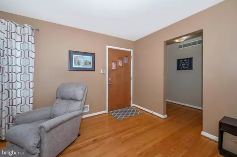 908 Cherokee Trl, Frederick, MD 21701 photo 3