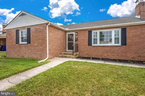 908 Cherokee Trl, Frederick, MD 21701 photo 2