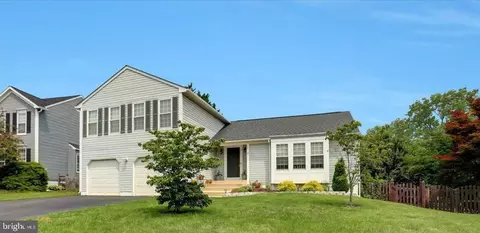 5014 Mallard Ln, Frederick, MD 21703