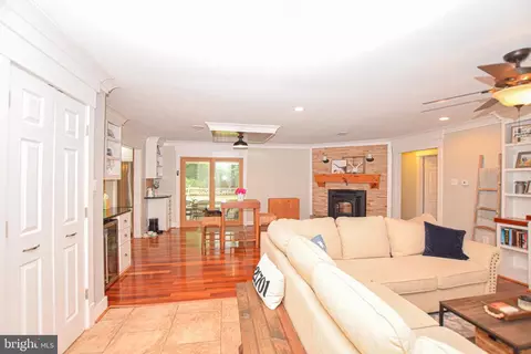 8013 Dustin Dr, Frederick, MD 21701 photo 4