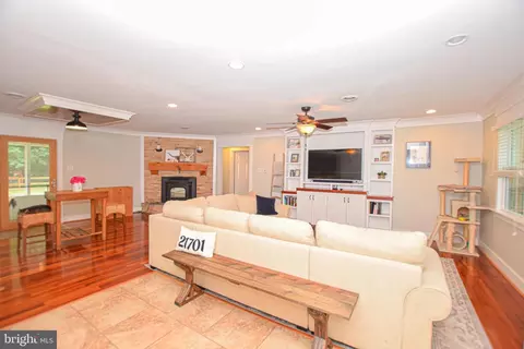8013 Dustin Dr, Frederick, MD 21701 photo 5
