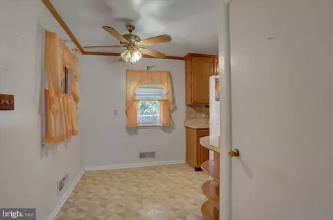 907 Cherokee Trl, Frederick, MD 21701 photo 9