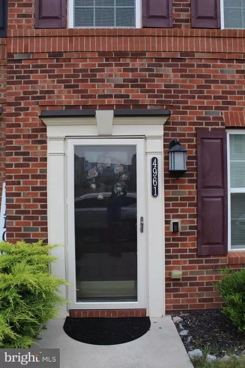 4961 Macdonough Pl, Frederick, MD 21703 photo 2
