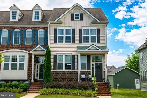 808 Potomac View Pkwy, Brunswick, MD 21716