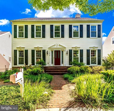 2474 5 Shillings Rd, Frederick, MD 21701