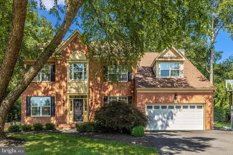 7704 Saint George Pl, Ijamsville, MD 21754