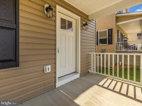 409 E St, Brunswick, MD 21716 photo 2