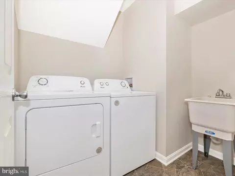 409 E St, Brunswick, MD 21716 photo 20