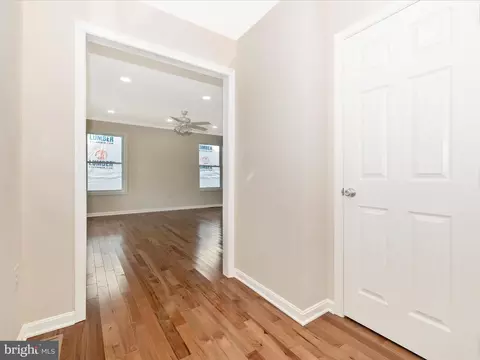 409 E St, Brunswick, MD 21716 photo 4