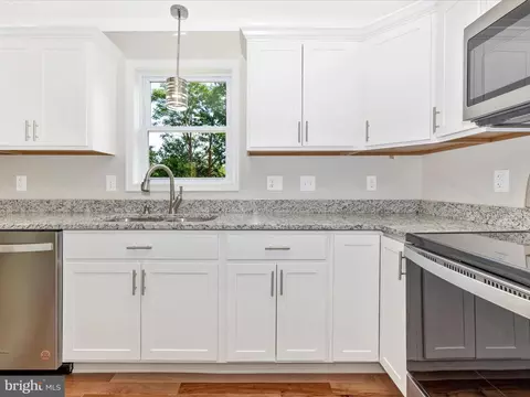409 E St, Brunswick, MD 21716 photo 18