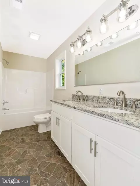 409 E St, Brunswick, MD 21716 photo 29