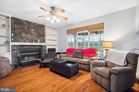 1803 Castle Rock Ct, Frederick, MD 21701 photo 9