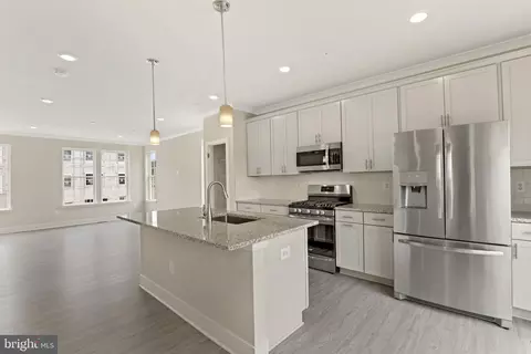 2373 Spruce Knob Ter, Frederick, MD 21702 photo 2