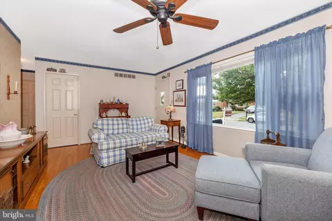 910 Seminole Rd, Frederick, MD 21701 photo 2