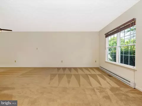 209 Thames Dr, Frederick, MD 21702 photo 9