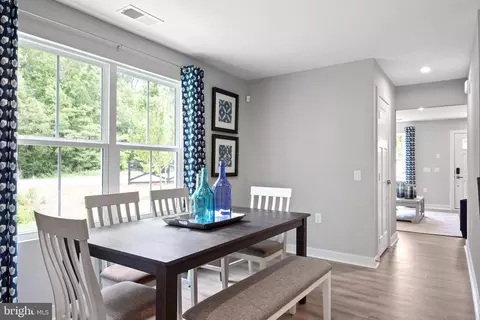 330 Hammersmith Cir, Frederick, MD 21702 photo 7