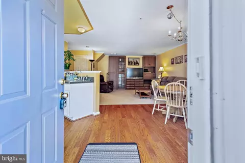 5040 Saint Simon Ter, Frederick, MD 21703 photo 3