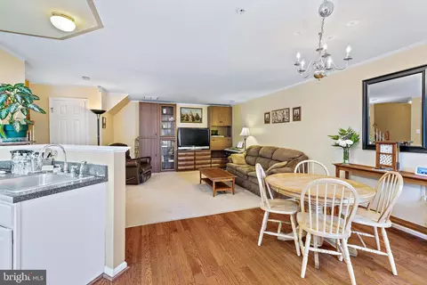 5040 Saint Simon Ter, Frederick, MD 21703 photo 2