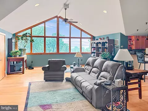 2030 Dixon Rd, Frederick, MD 21704 photo 2