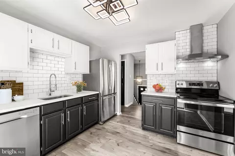 194 Greenway Dr, Frederick, MD 21702