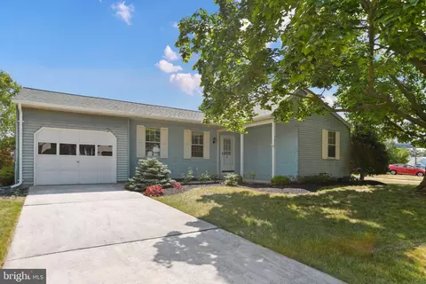 7052 Catalpa Rd, Frederick, MD 21703