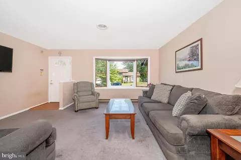 1606 Andover Ln, Frederick, MD 21702 photo 6