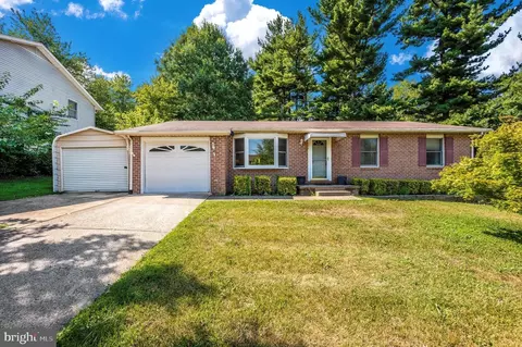 1606 Andover Ln, Frederick, MD 21702