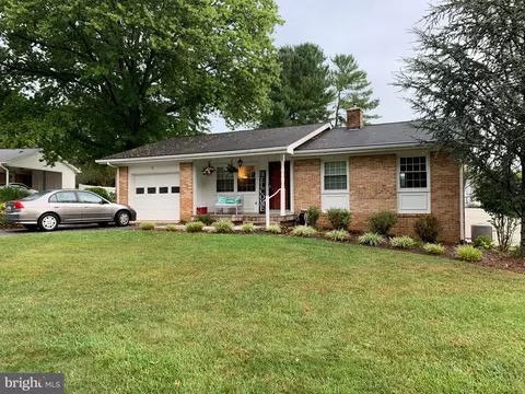 32 Fox Rock Dr, Myersville, MD 21773