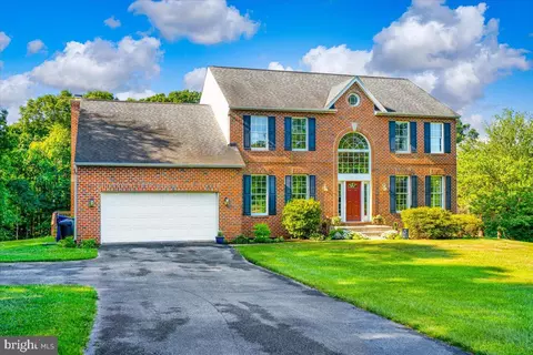12625 W Oak Dr, Mount Airy, MD 21771