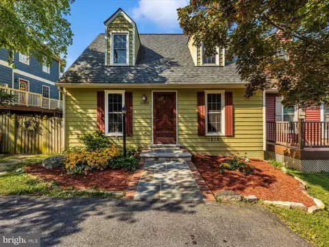 10805 Lake Square Ct, New Market, MD 21774
