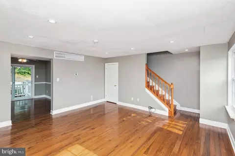 29 S Pendleton Ct, Frederick, MD 21701 photo 2