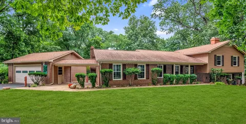 12318 Sherwood Forest Dr, Mount Airy, MD 21771