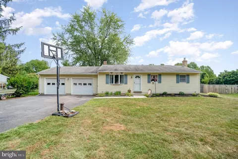 8639 Chestnut Grove Rd, Frederick, MD 21701 photo 2