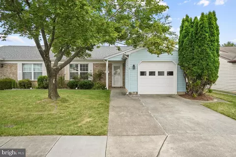 5643 Crabapple Dr, Frederick, MD 21703