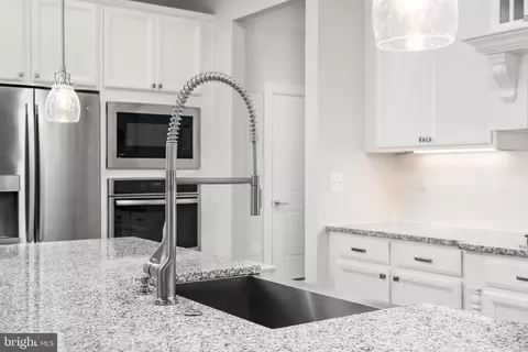 2818 Camomile E, Frederick, MD 21704 photo 7