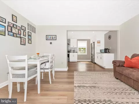 5689 Pebble Dr, Frederick, MD 21703 photo 6